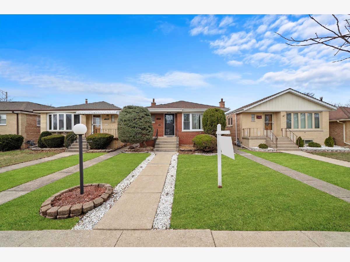  Sold Burbank Illinois, 7754 Moody