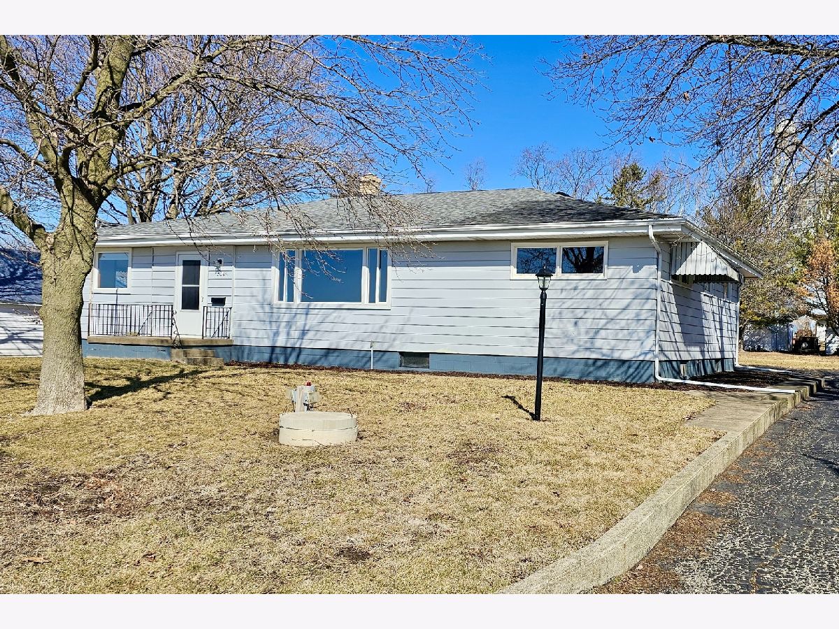  Sold Anchor Illinois, 206 4th