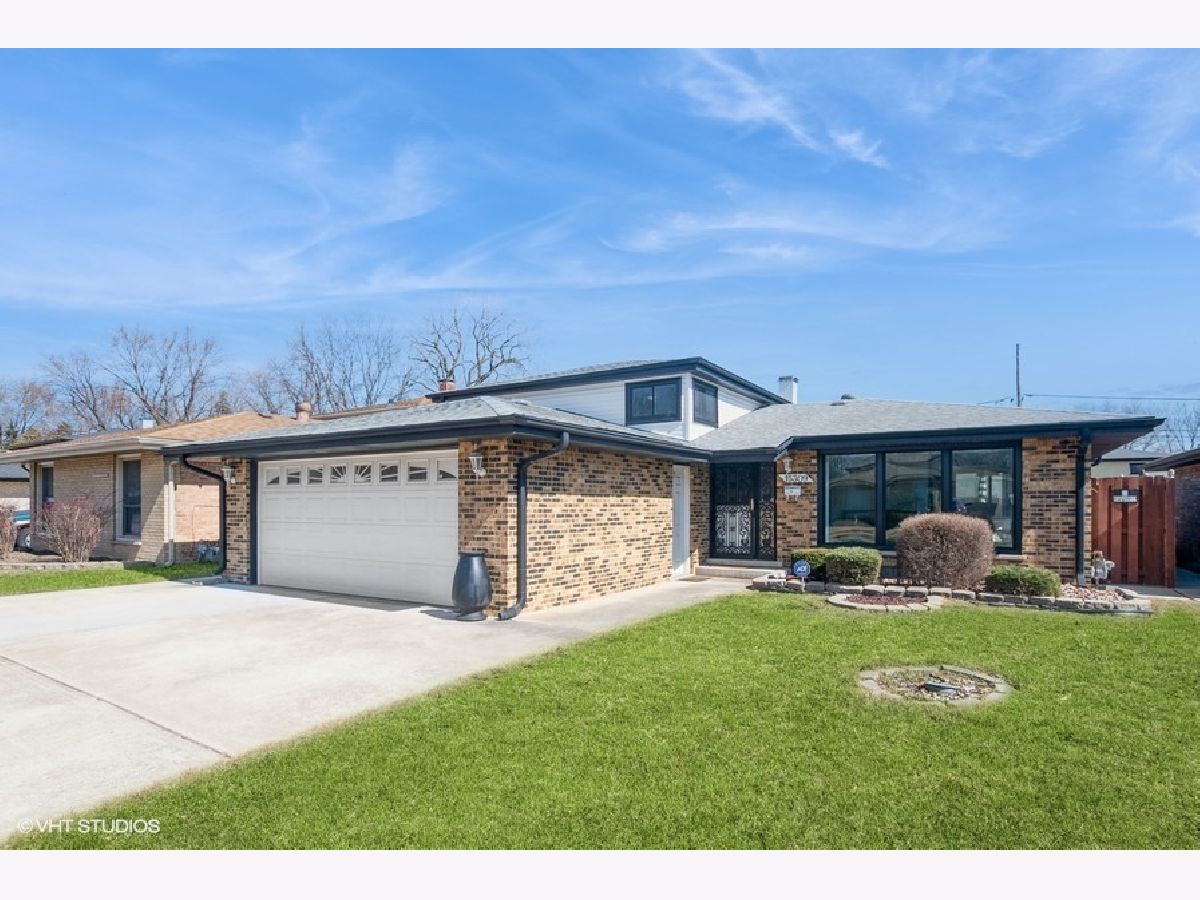 Homes Sold Sunset Ridge Dolton Illinois, 15309 Blackstone