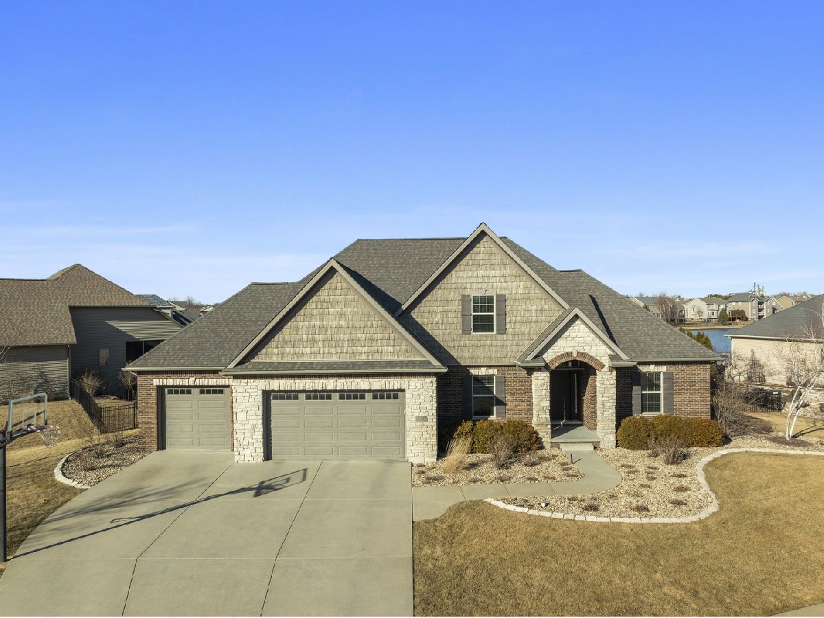 Homes & Condos & Townhomes Sold Sapphire Lake Bloomington Illinois, 3604 Pamela