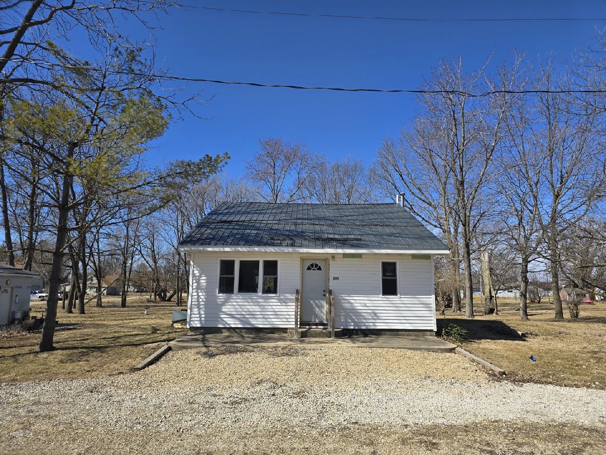  Sold Magnolia Illinois, 108 S Bloomington