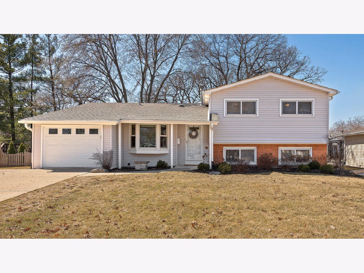Homes Sold Timbercrest Schaumburg Illinois, 104 Hilltop