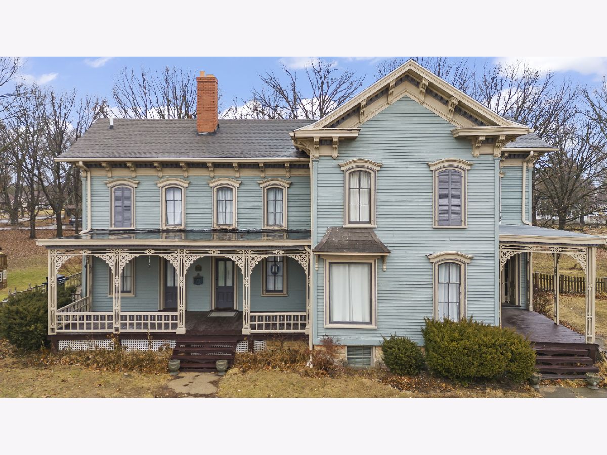  Sold Henry Illinois, 907 College