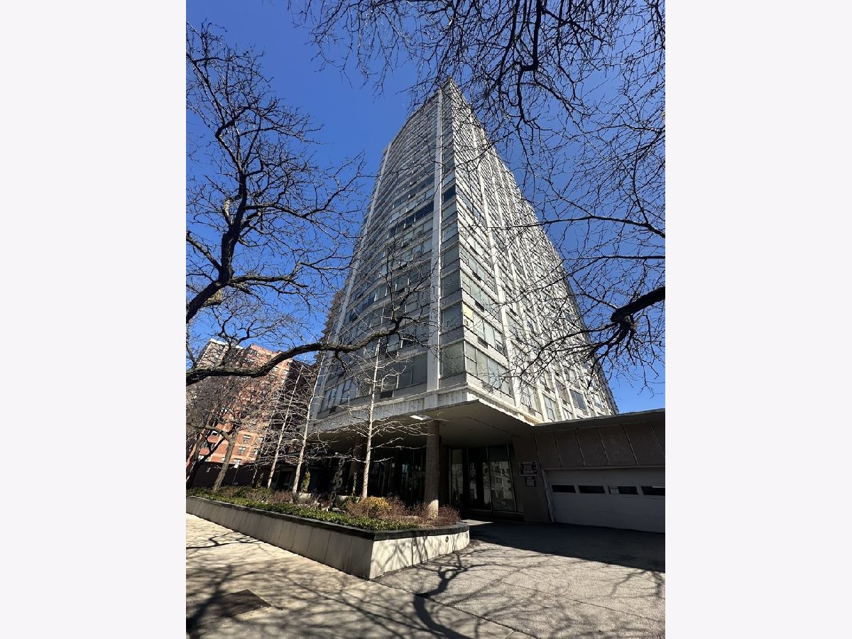 Condominiums & Homes Rented Edgewater Beach Chicago Illinois, 5757 Sheridan