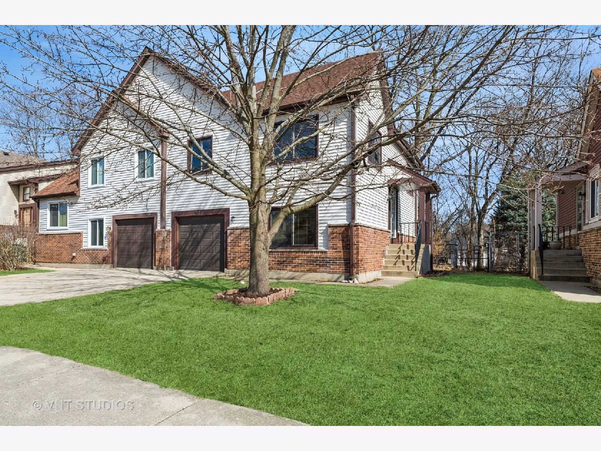 Townhomes Sold Malibu Wheeling Illinois, 1462 Chippewa