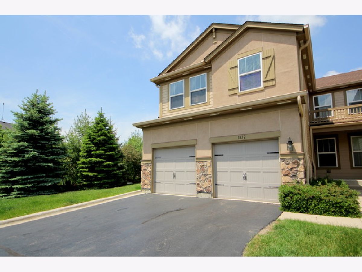 Townhomes Sold Bayhill Vernon Hills Illinois, 1832 Crenshaw