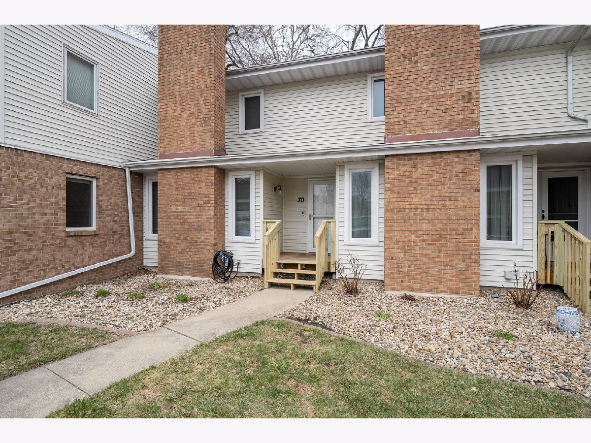 Condos & Townhomes & Homes Sold Lakeview Normal Illinois, 903 Linden