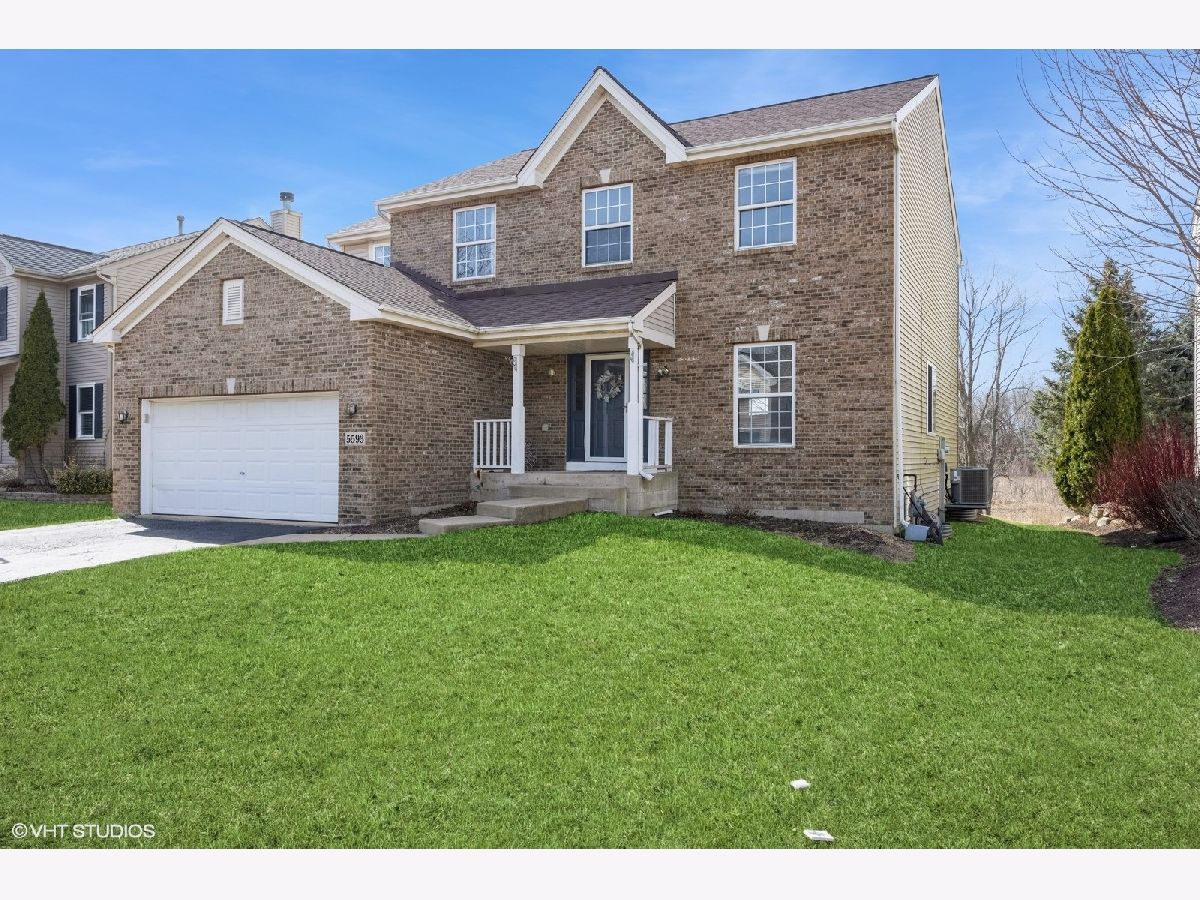 Homes & Condos & Townhomes Sold Meadowbrook Lake In The Hills Illinois, 5593 Danbury