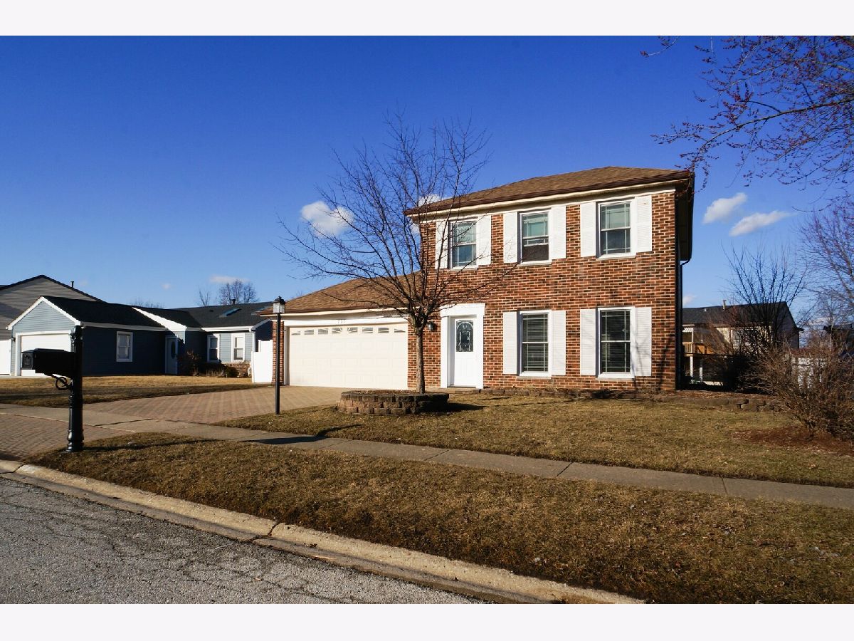 Homes & Condos & Townhomes Rented Waterbury Roselle Illinois, 717 Berwick