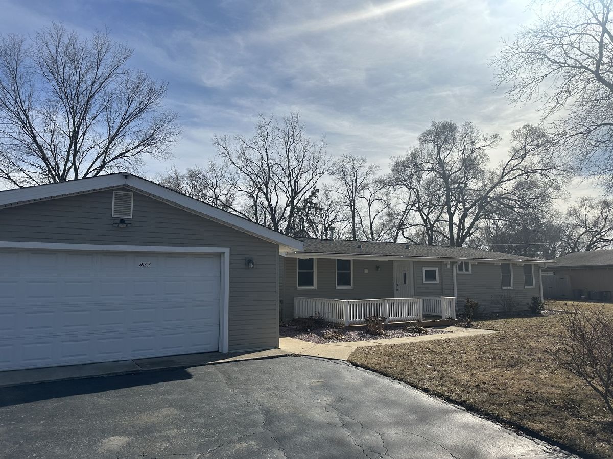  Rented La Grange Highlands Illinois, 927 Coronet