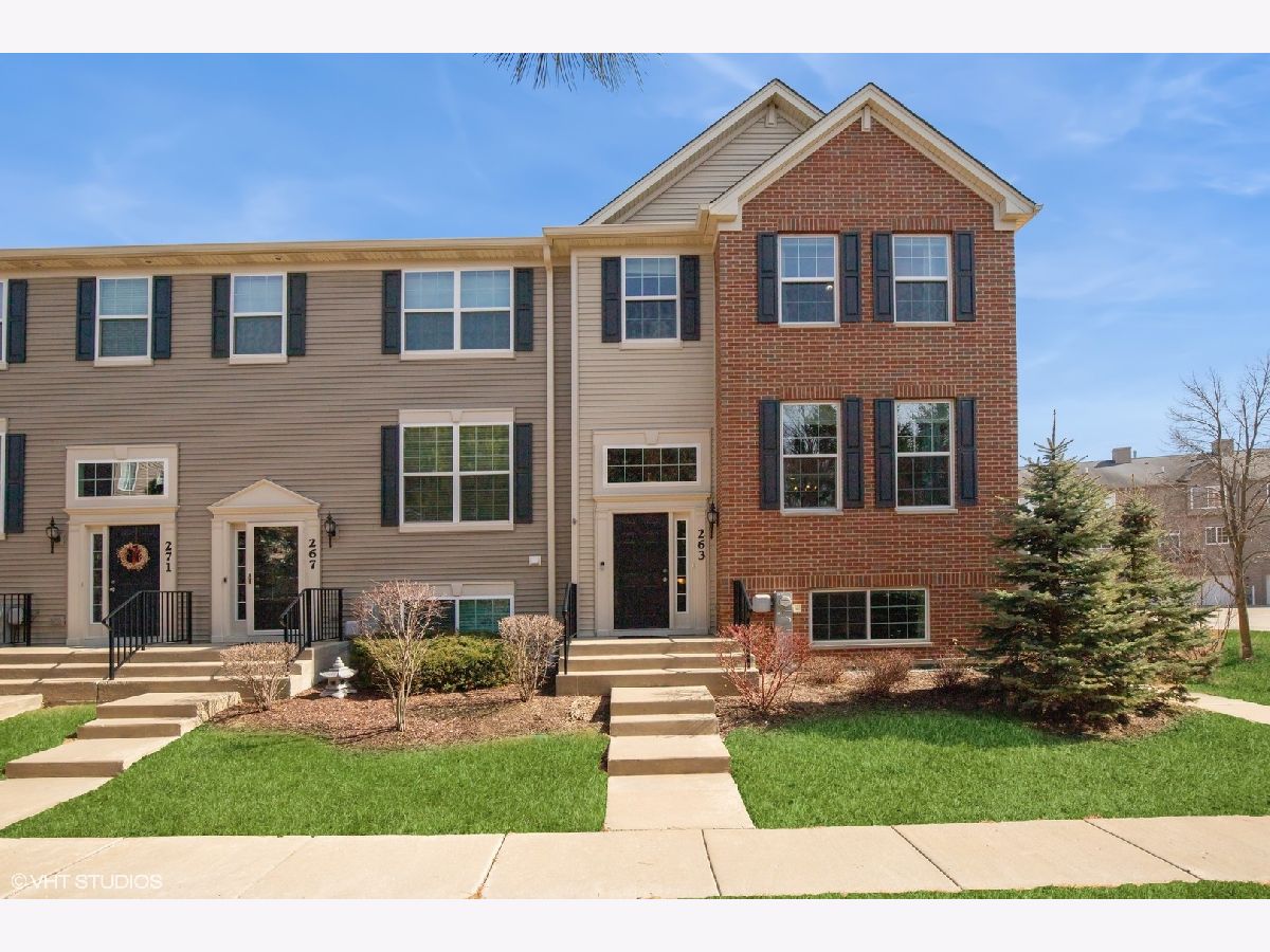 Townhomes & Condos Sold Lake Street Square Grayslake Illinois, 263 Lionel