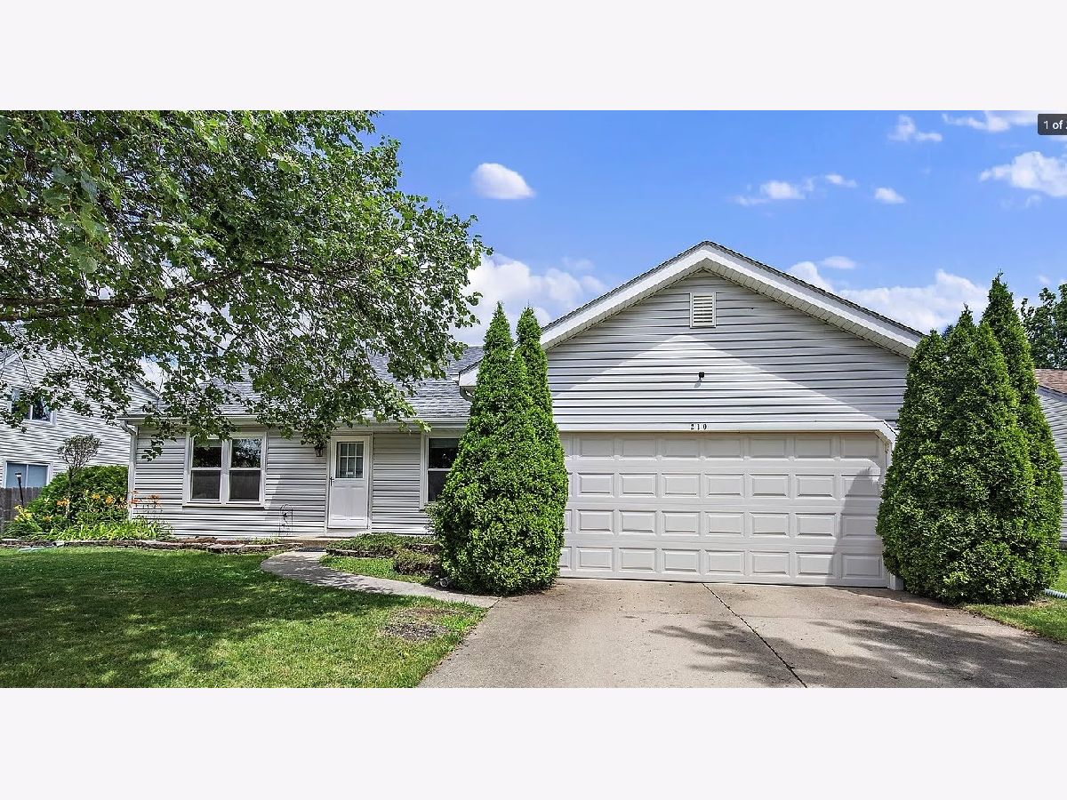 Homes Sold Settlers Lake Streamwood Illinois, 210 Somerset
