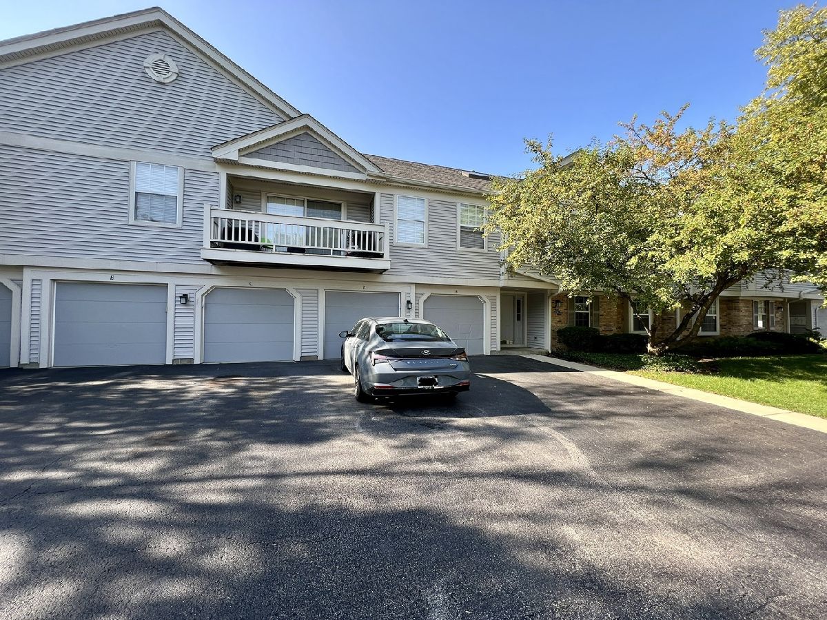 Condos & Townhomes Rented Cambridge Chase Mundelein Illinois, 1240 Bradwell