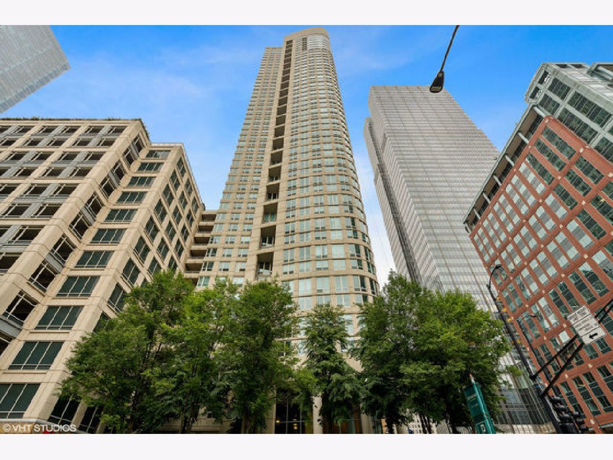 Condominiums Sold Sterling Chicago Illinois, 345 Lasalle