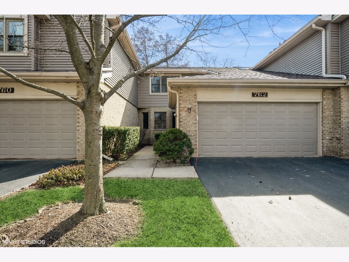 Townhomes Sold Timberlake Estates Palatine Illinois, 762 Walden