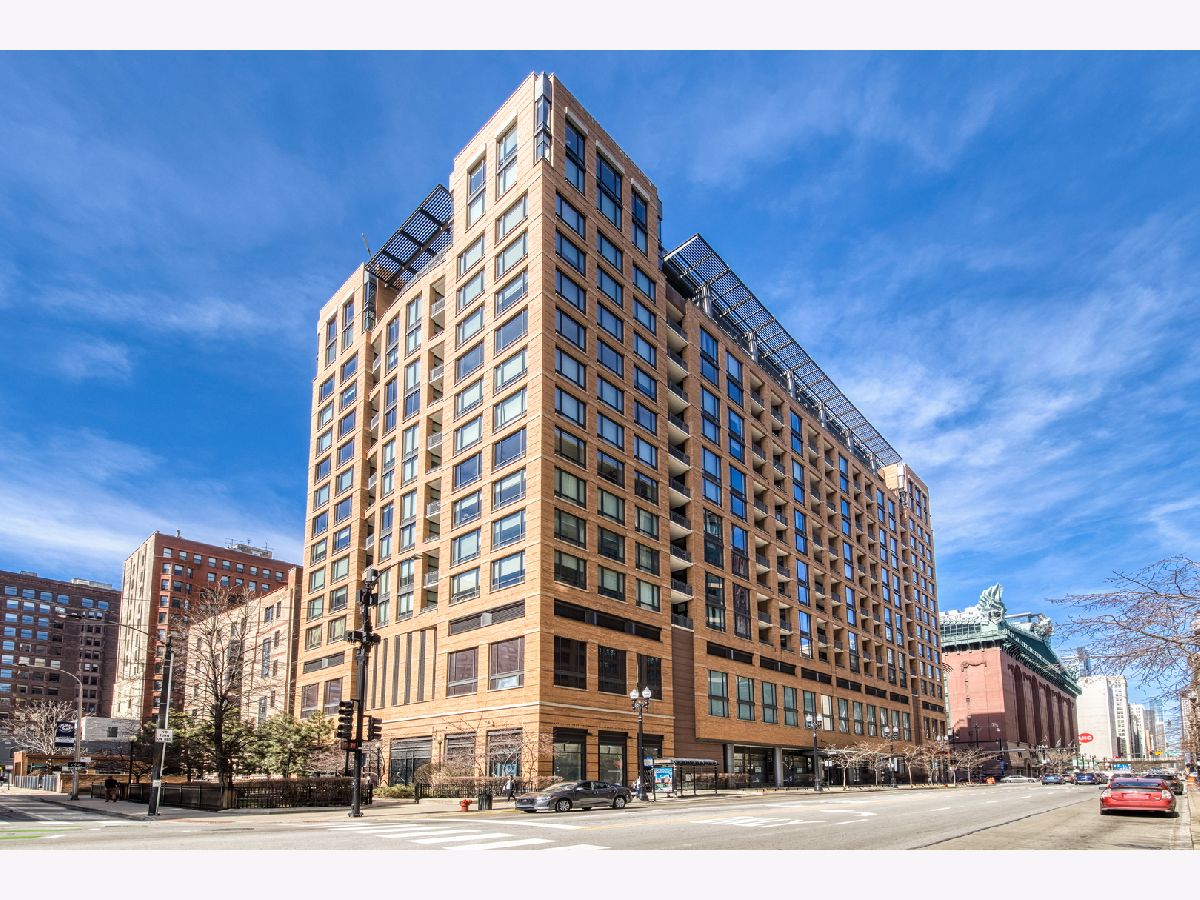 Condominiums Sold Library Tower Chicago Illinois, 520 State