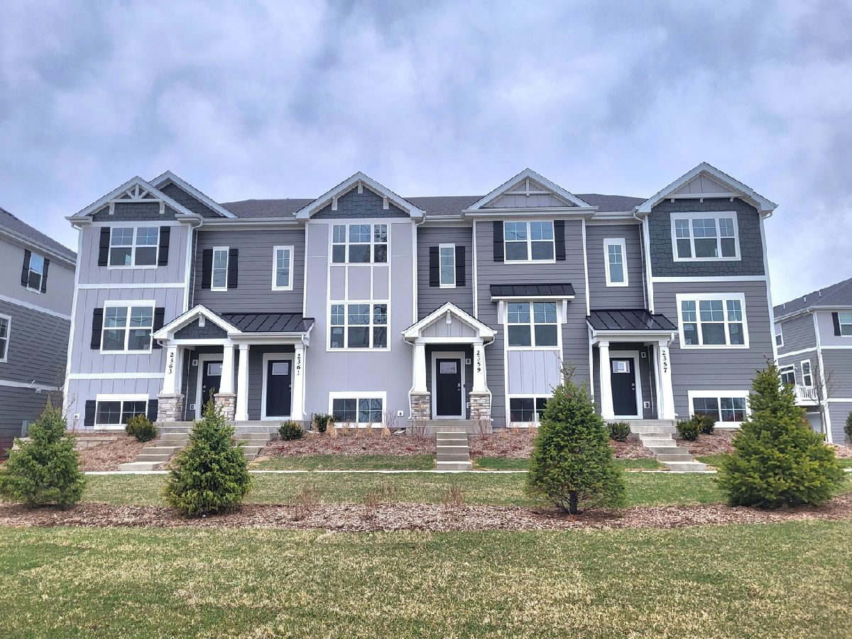 Condos & Townhomes Sold The Townes At Oak Creek Mundelein Illinois, 2361 Glacier