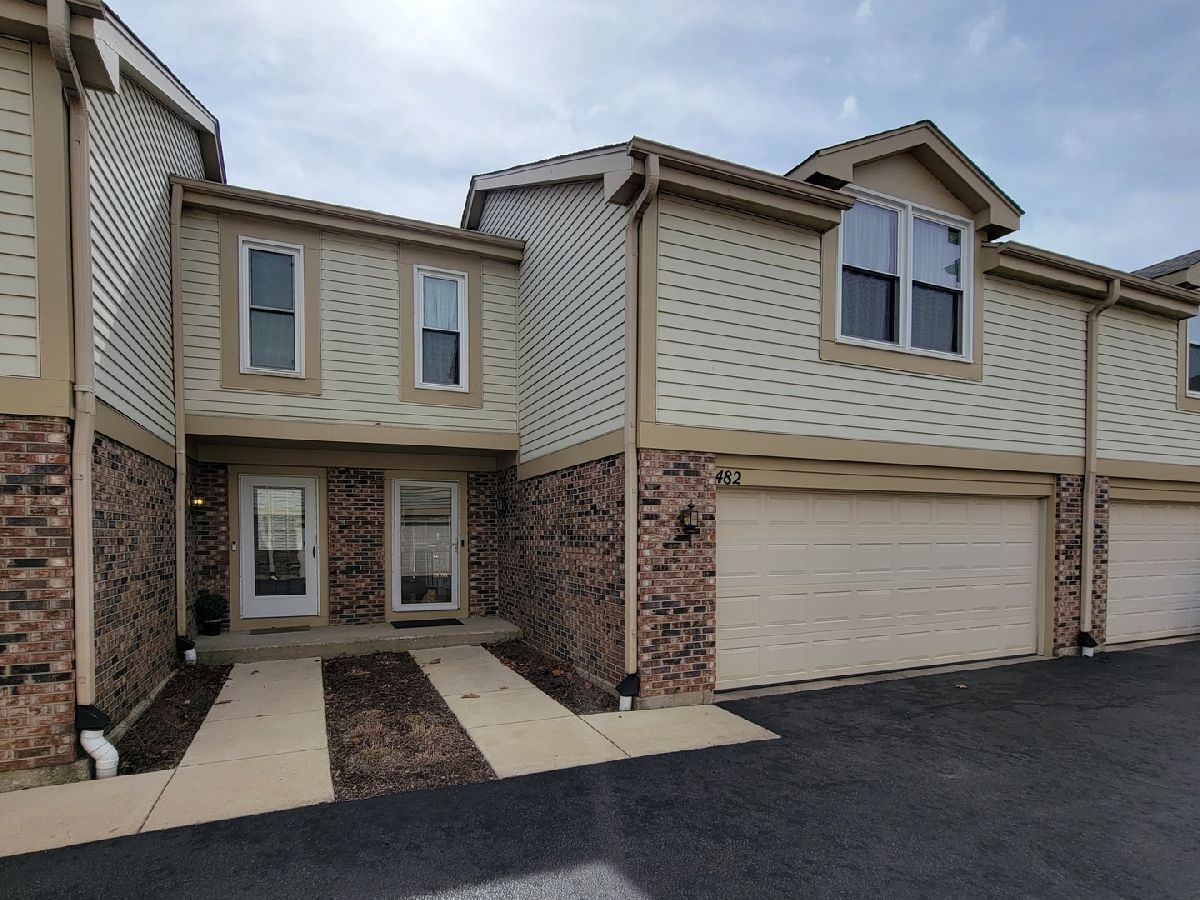 Townhomes & Condos & Homes Sold River Bend Naperville Illinois, 482 Village Green
