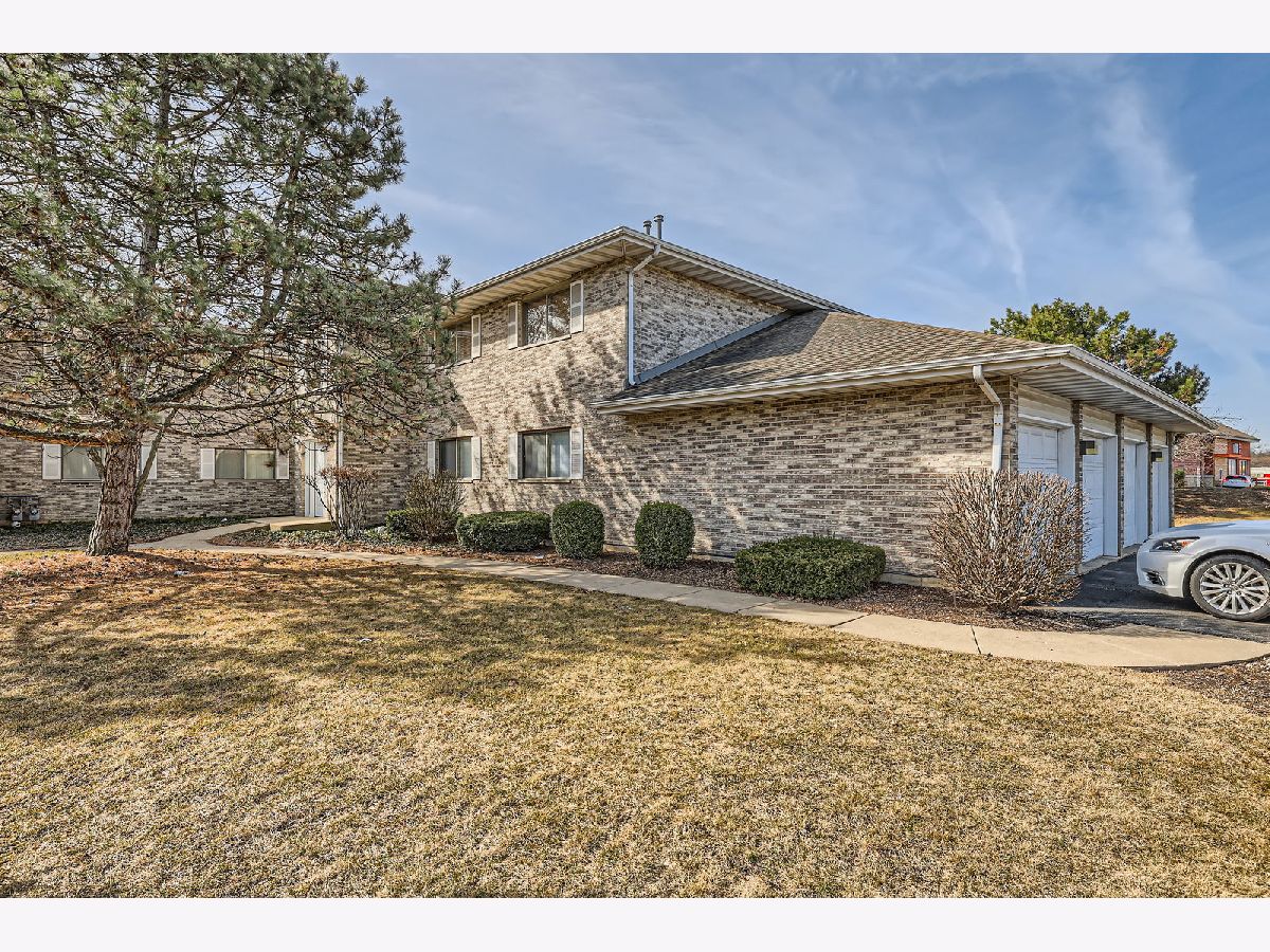 Homes & Condos & Townhomes Sold College Park Elgin Illinois, 340 Loyola