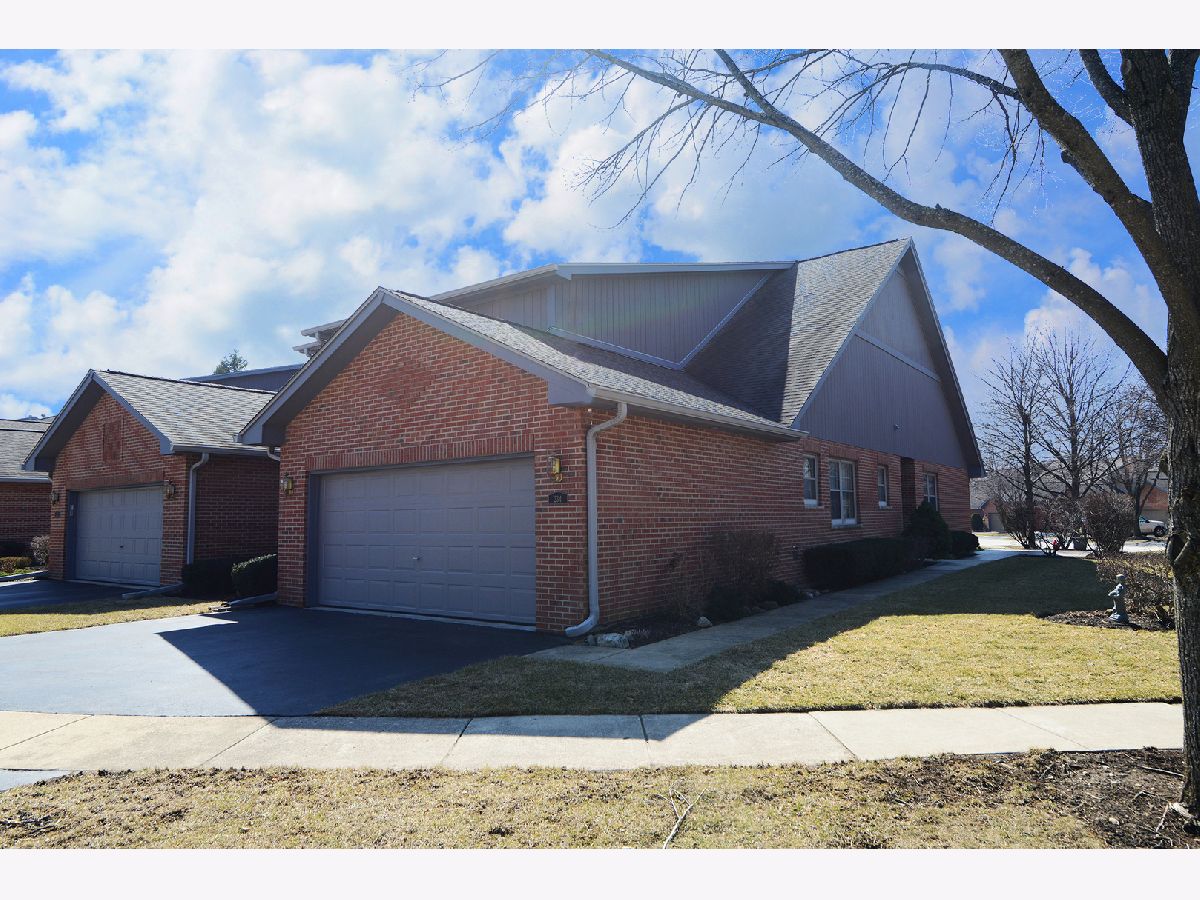 Townhomes Sold On The Park Bloomingdale Illinois, 234 Garden