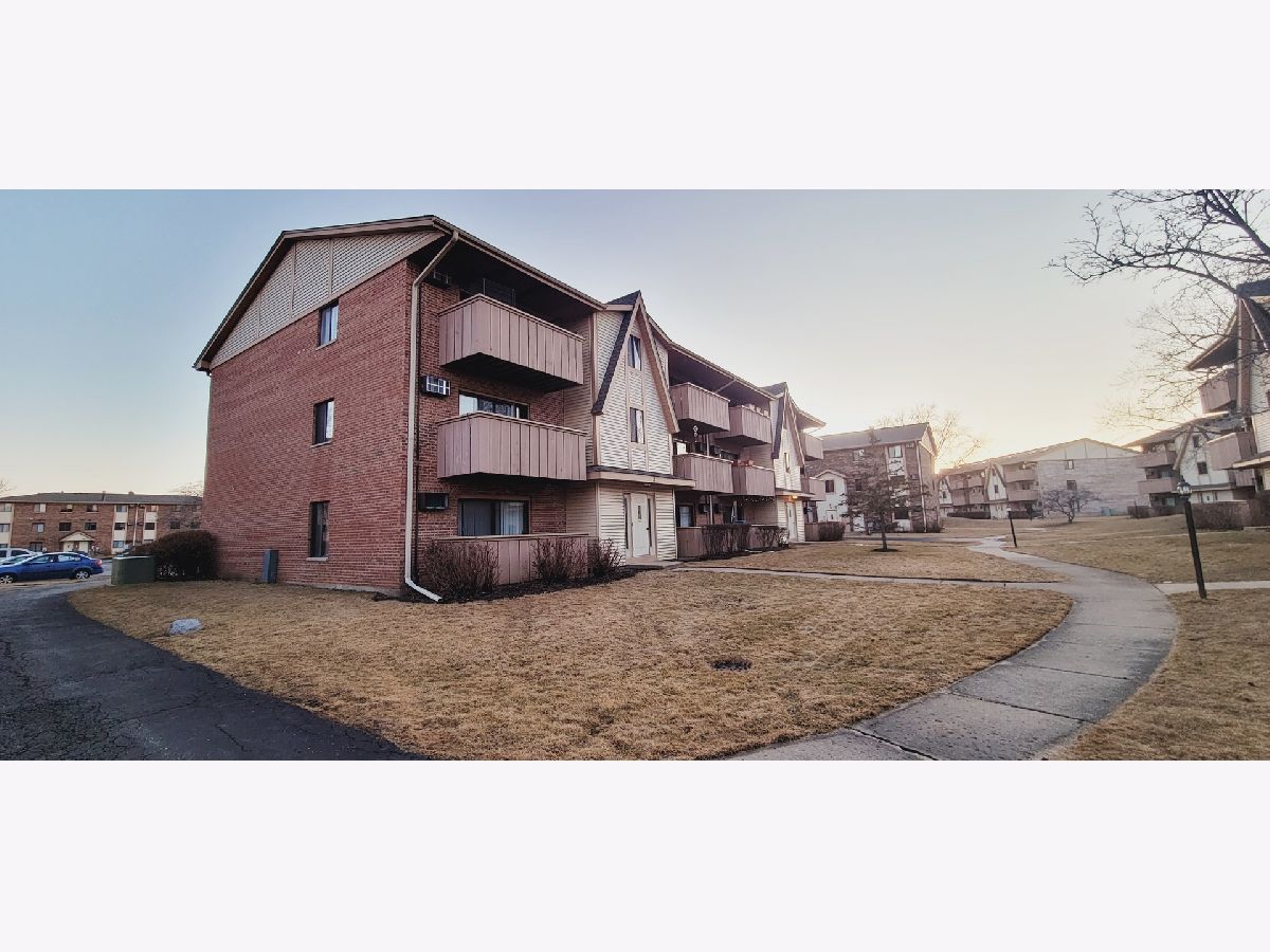 Condominiums Sold Century Park Vernon Hills Illinois, 8 Echo