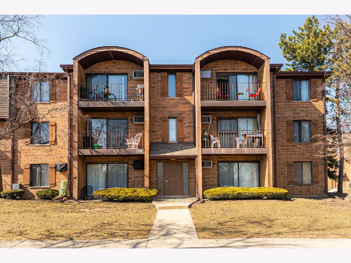 Condominiums Sold Briar Hill Addison Illinois, 738 Briar Hill