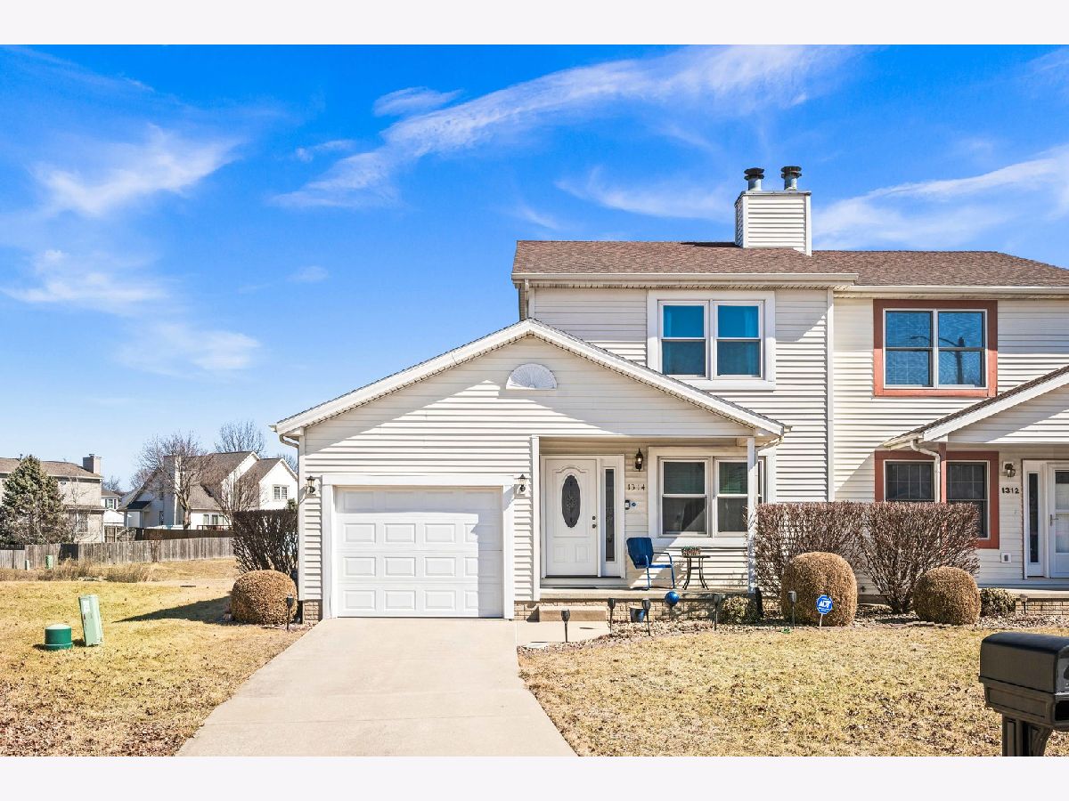 Condos & Townhomes Sold Beacon Hill Normal Illinois, 1314 Beacon Hill