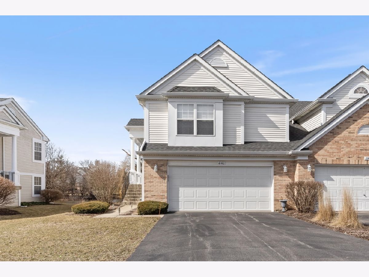 Townhomes & Condos & Homes Sold Willow Creek West Chicago Illinois, 1040 Tara