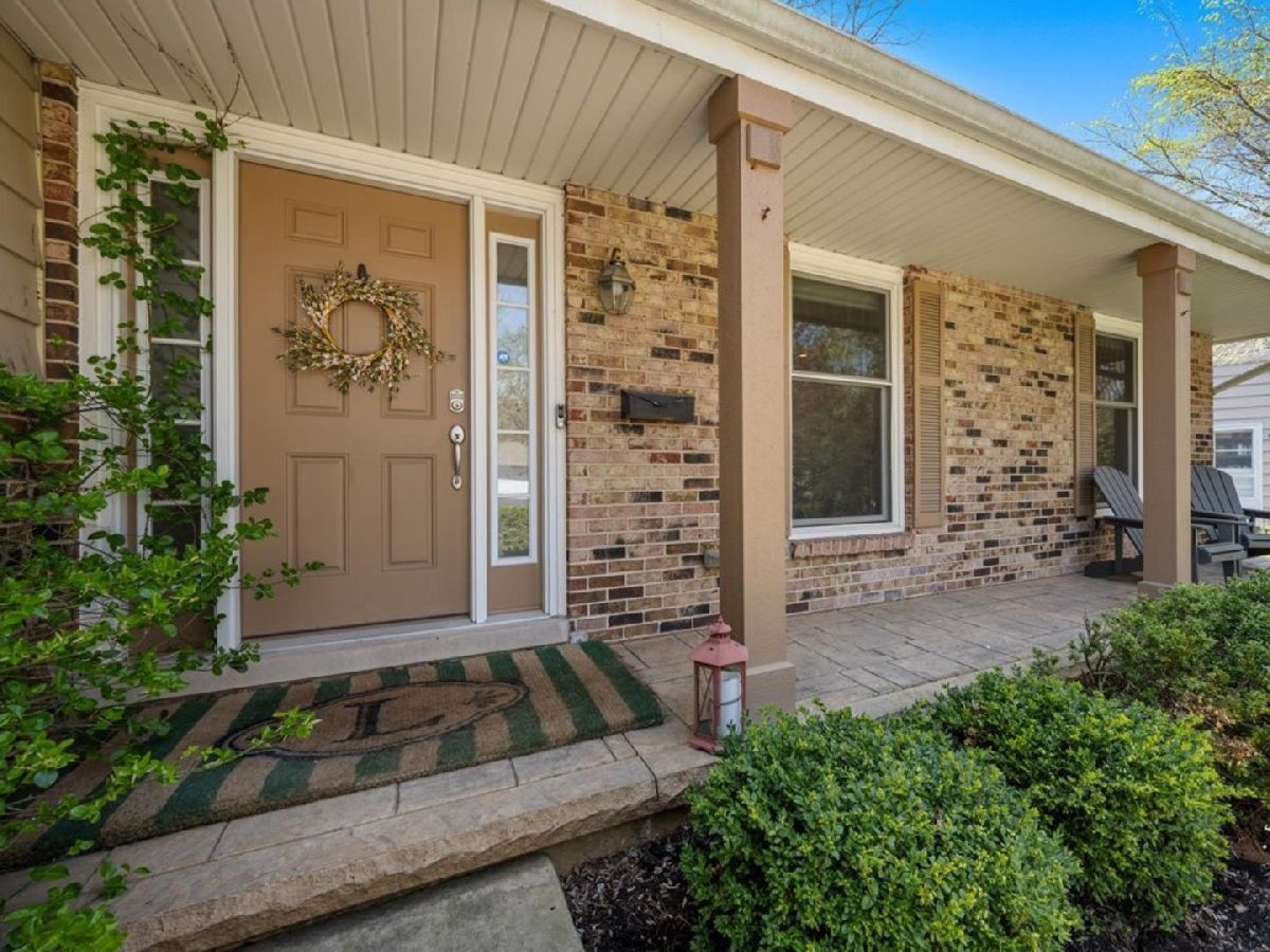 Homes Sold Kings Terrace Naperville Illinois, 1128 Elizabeth