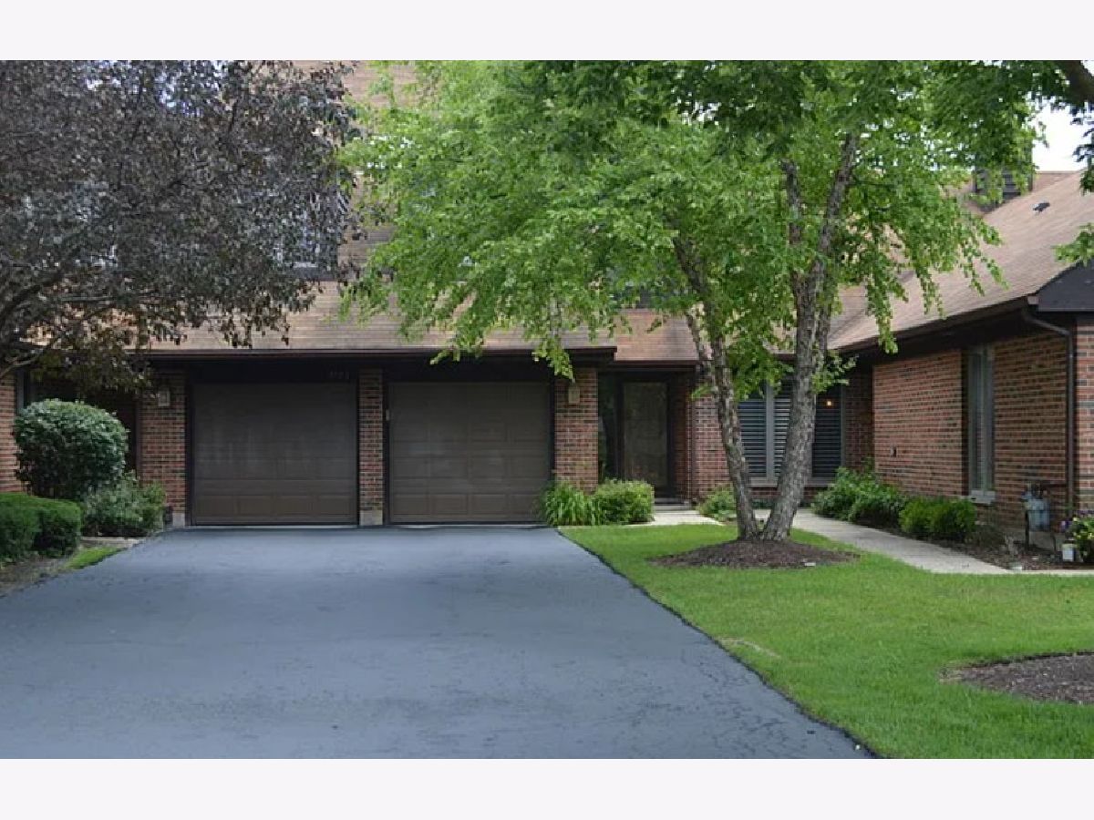 Townhomes Rented Picardy Circle Northbrook Illinois, 4123 Picardy