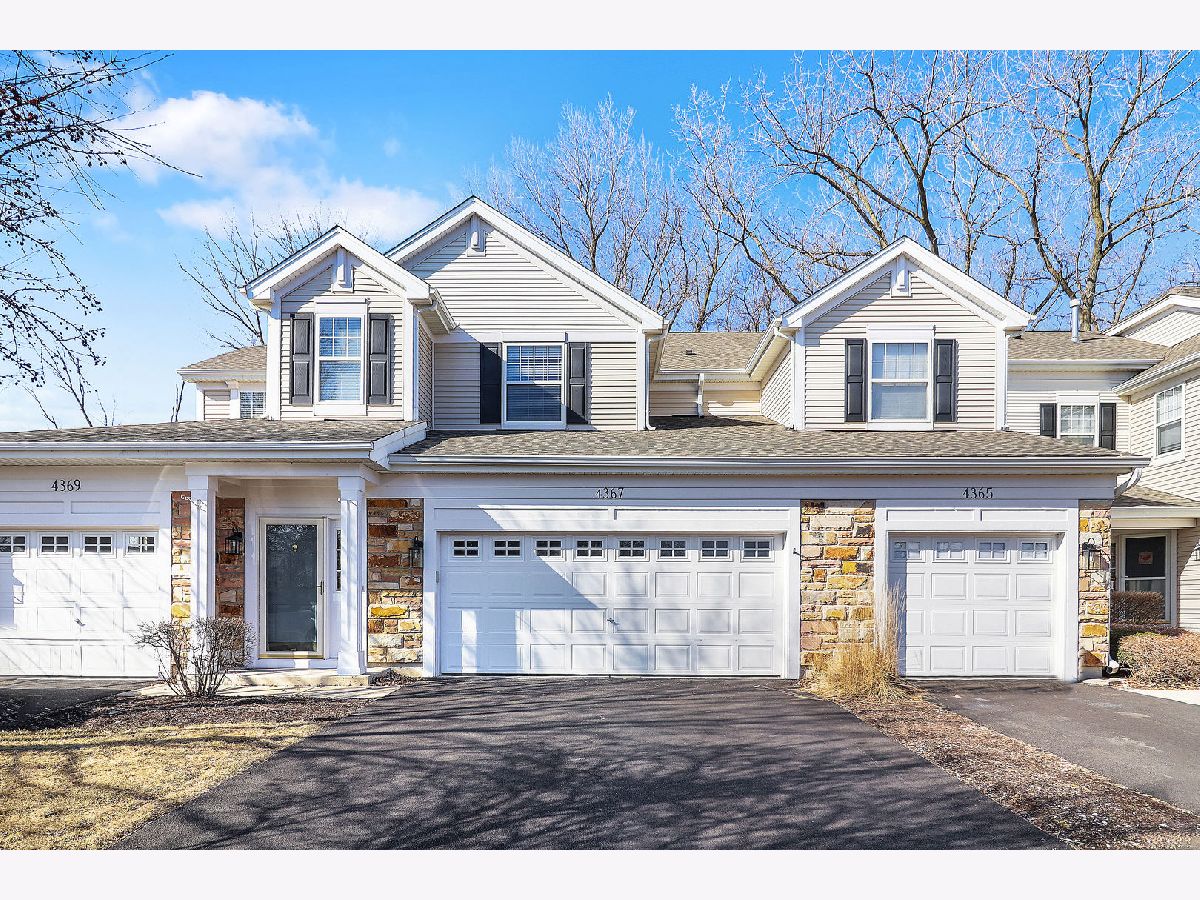 Townhomes & Condos Sold Waters Edge Island Lake Illinois, 4367 Waters Edge