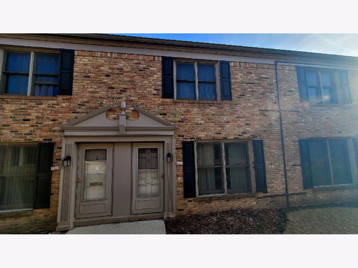 Townhomes & Condos Sold Hilldale Hoffman Estates Illinois, 1799 Bristol Walk