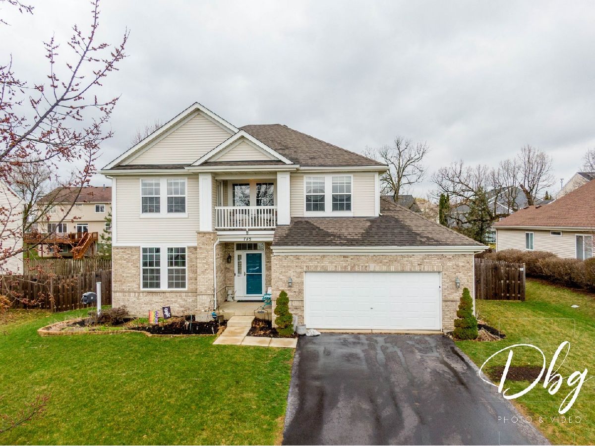 Homes & Townhomes Sold Valley Lakes Round Lake Illinois, 748 Overlook