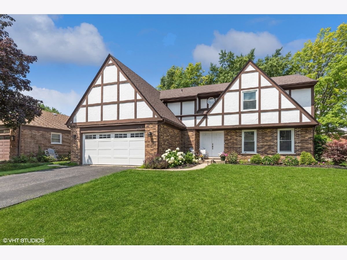Homes & Condos & Townhomes Sold Ivy Hill Arlington Heights Illinois, 2214 Dryden