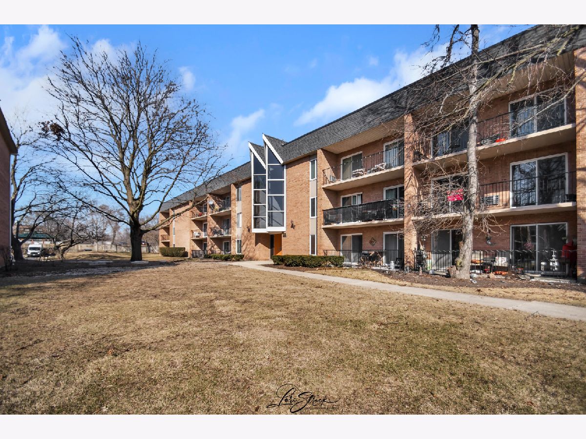 Condos & Townhomes Sold Mill Crossing Naperville Illinois, 1052 Mill