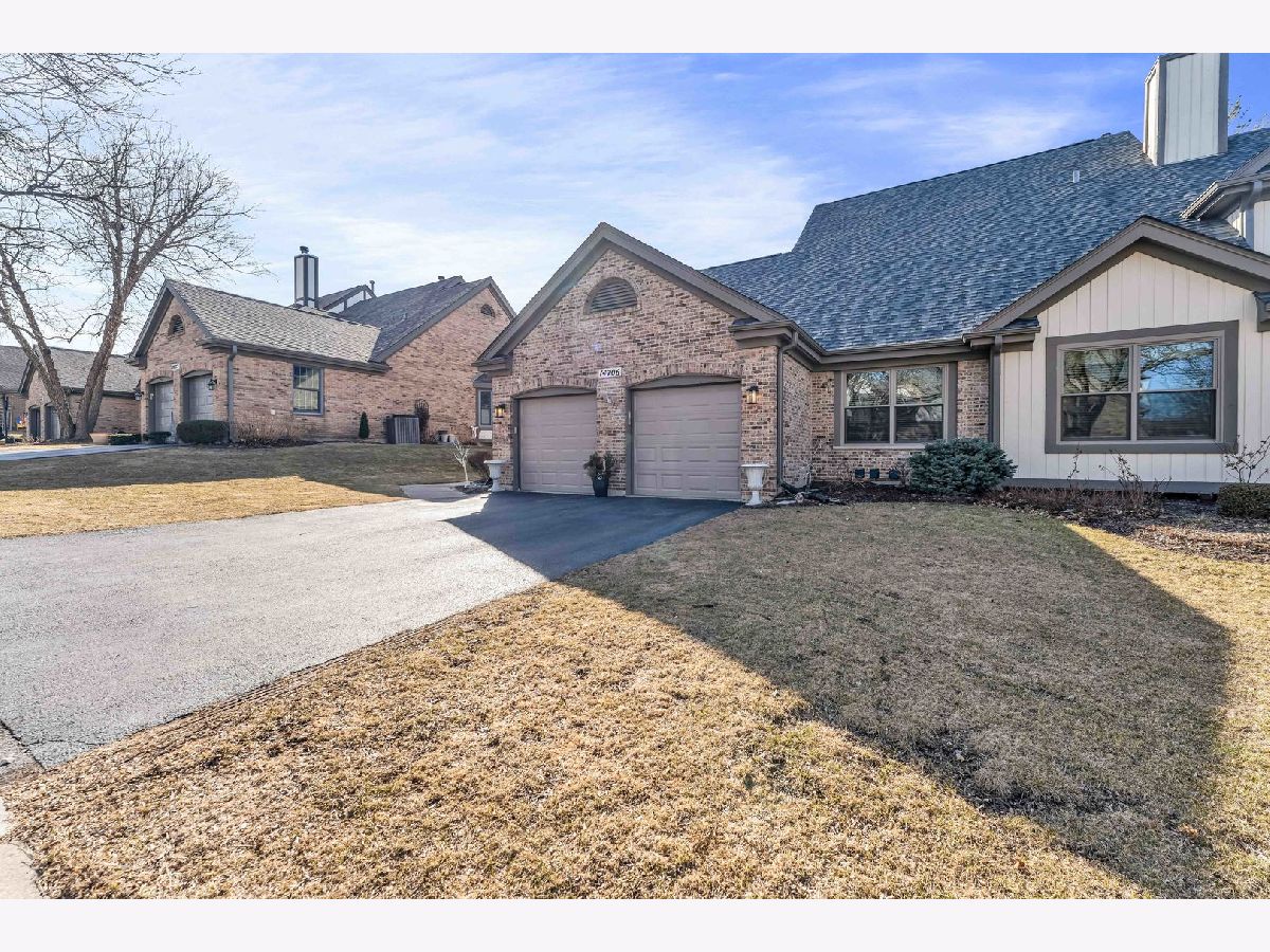 Townhomes & Homes Sold Crystal Tree Orland Park Illinois, 14706 Hollow Tree