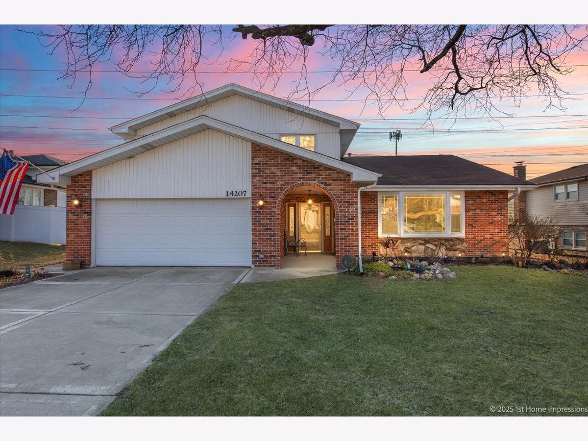 Homes Sold Pheasant Hollow Orland Park Illinois, 14207 Pheasant