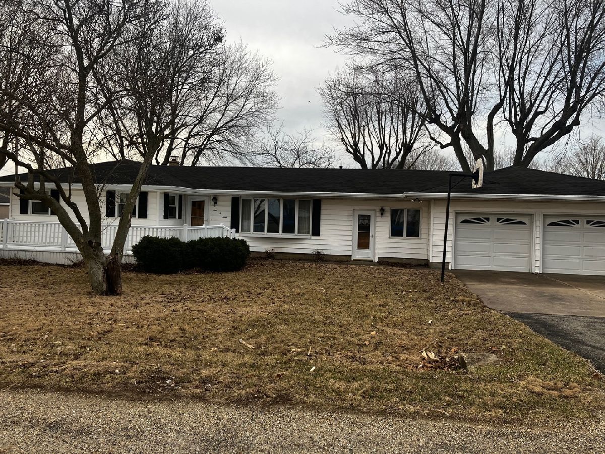  Sold Cherry Illinois, 109 North