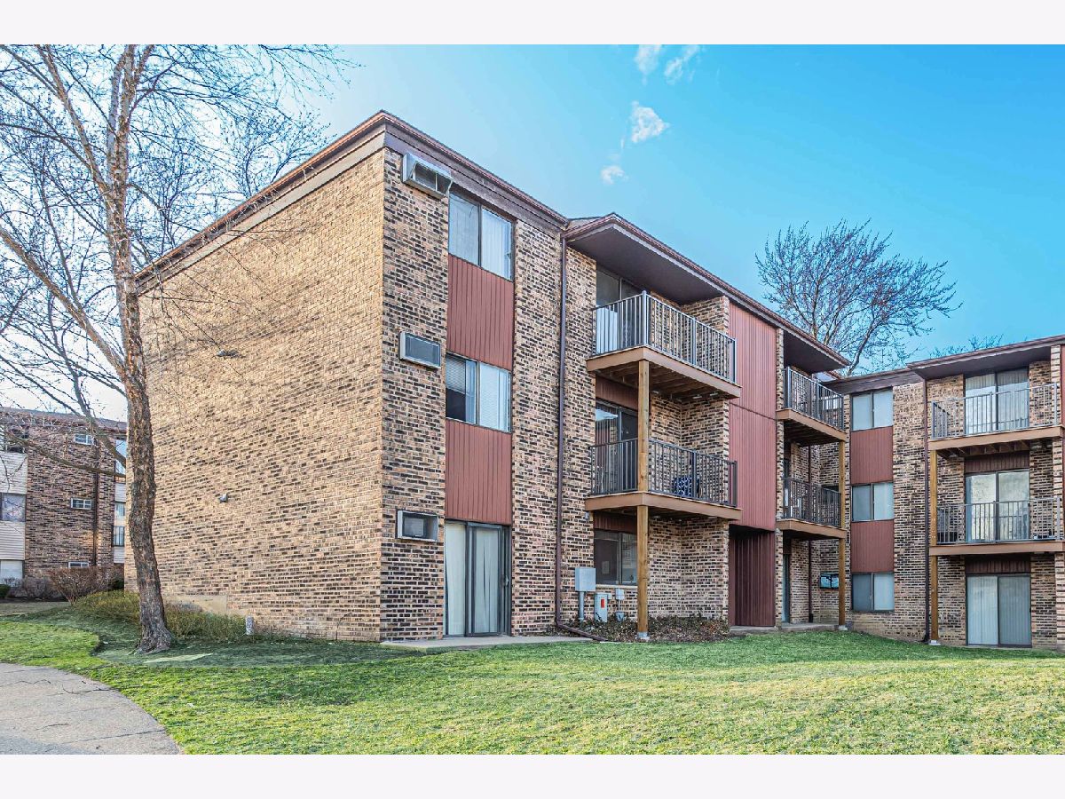 Condominiums Sold Willow Crest Glendale Heights Illinois, 192 Dunteman