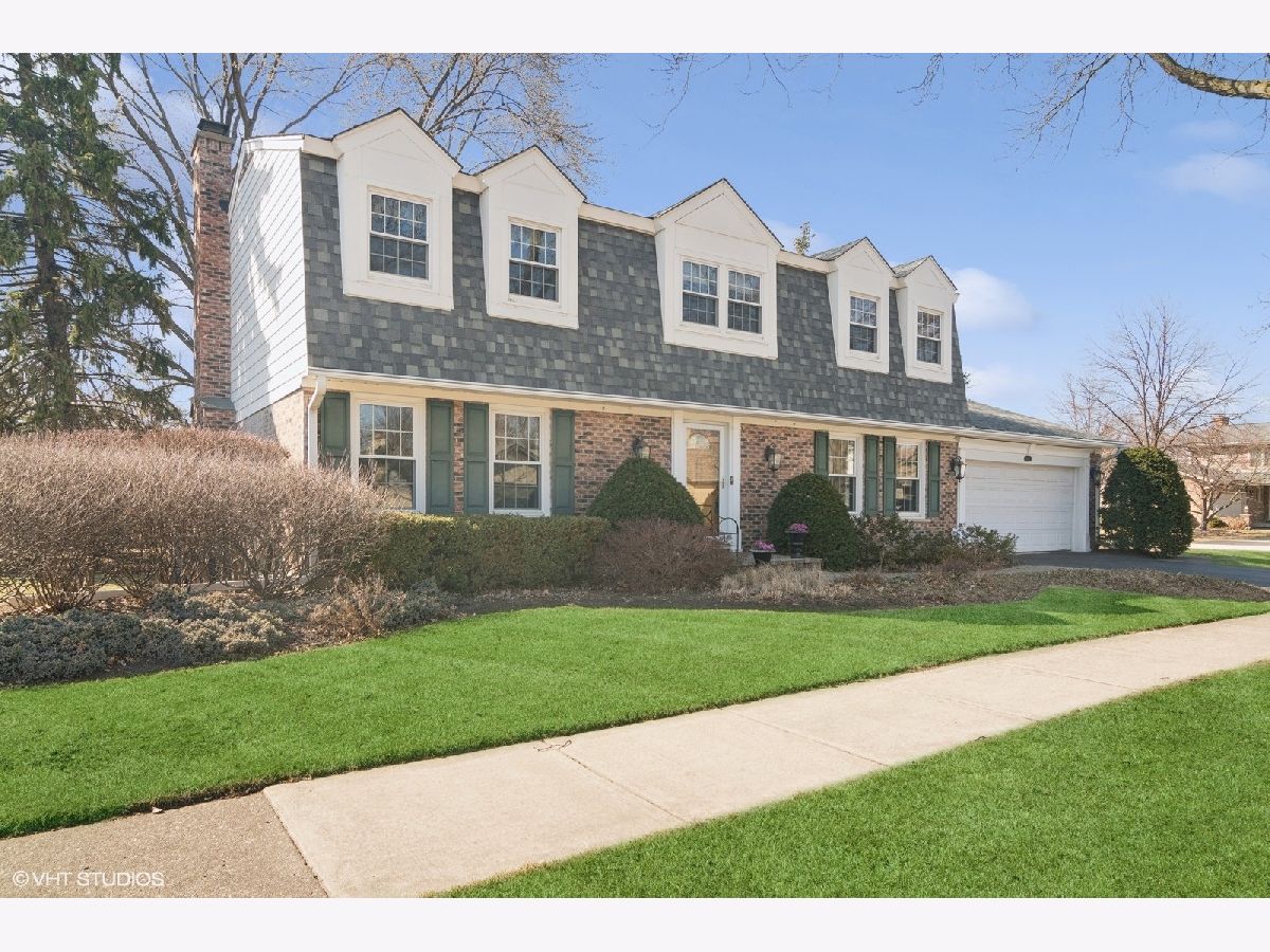 Homes & Condominiums Sold Greenbrier Arlington Heights Illinois, 2122 Williamsburg