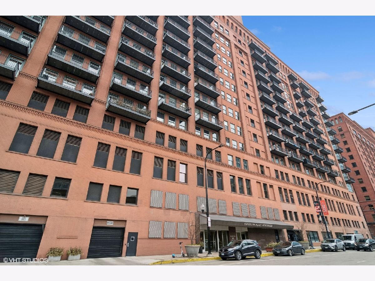 Condominiums Sold Randolph Place Chicago Illinois, 165 Canal