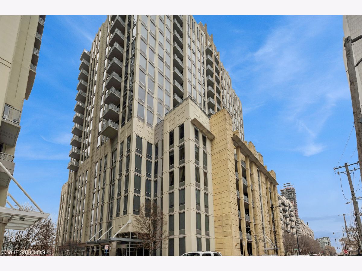 Condominiums Rented Two River Place Chicago Illinois, 720 Larrabee