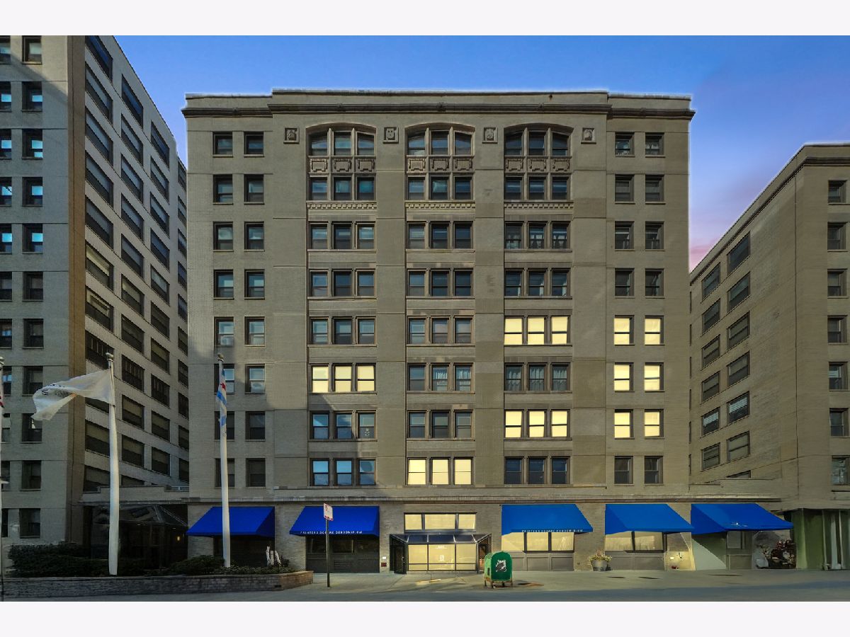 Condominiums Sold Printers Square Chicago Illinois, 680 Federal