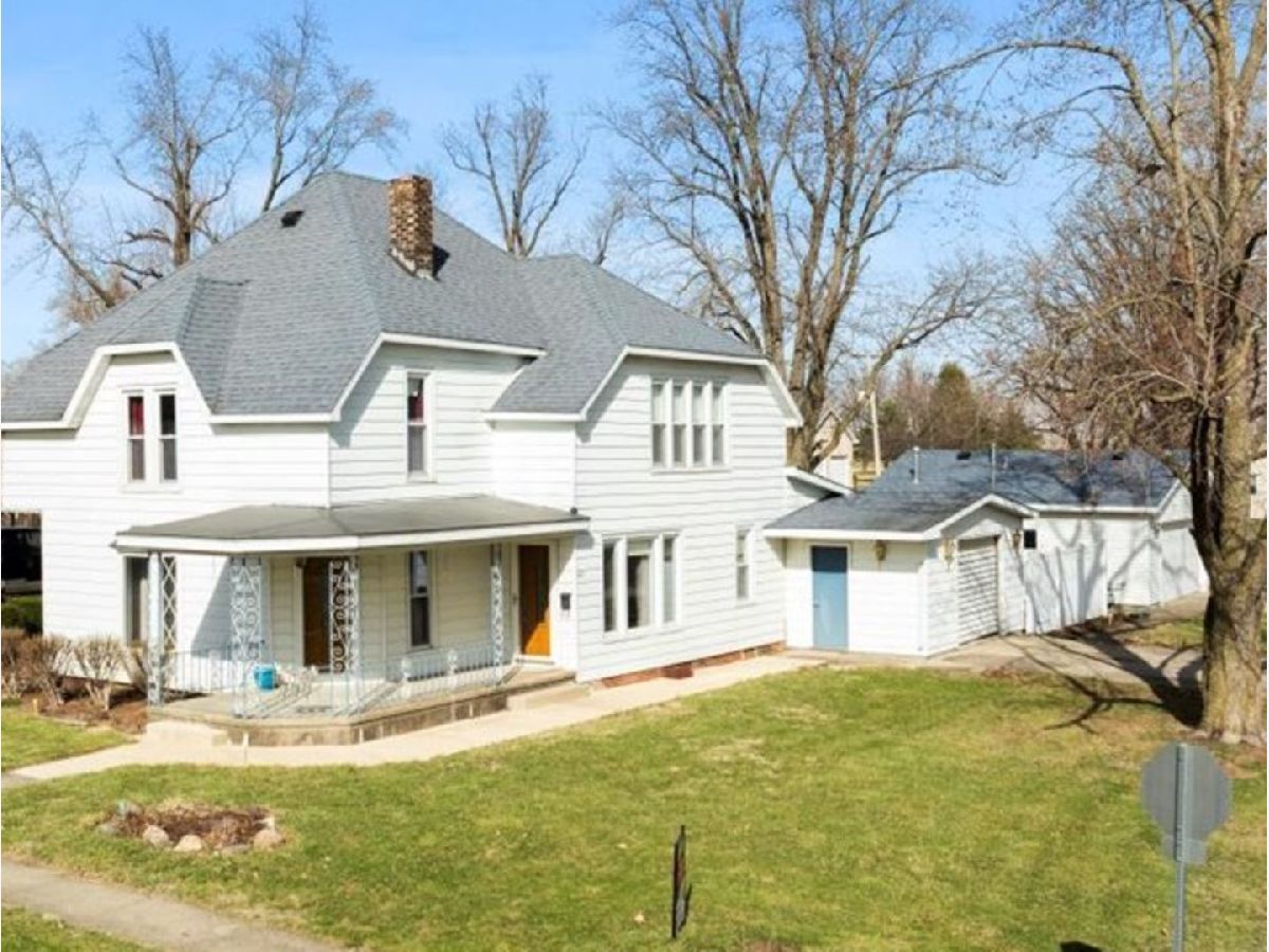  Sold Wapella Illinois, 400 2nd