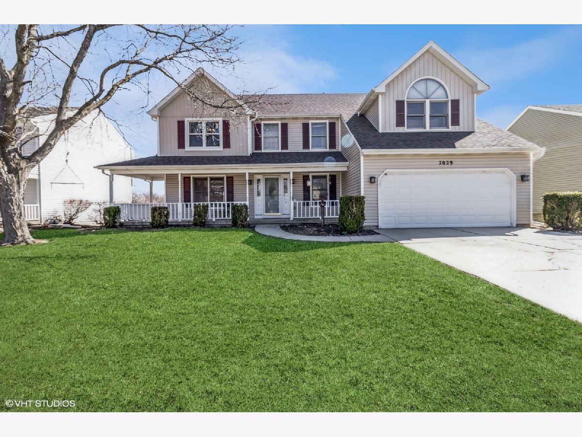 Homes & Townhomes Sold Valley Creek Elgin Illinois, 2029 Valley Creek