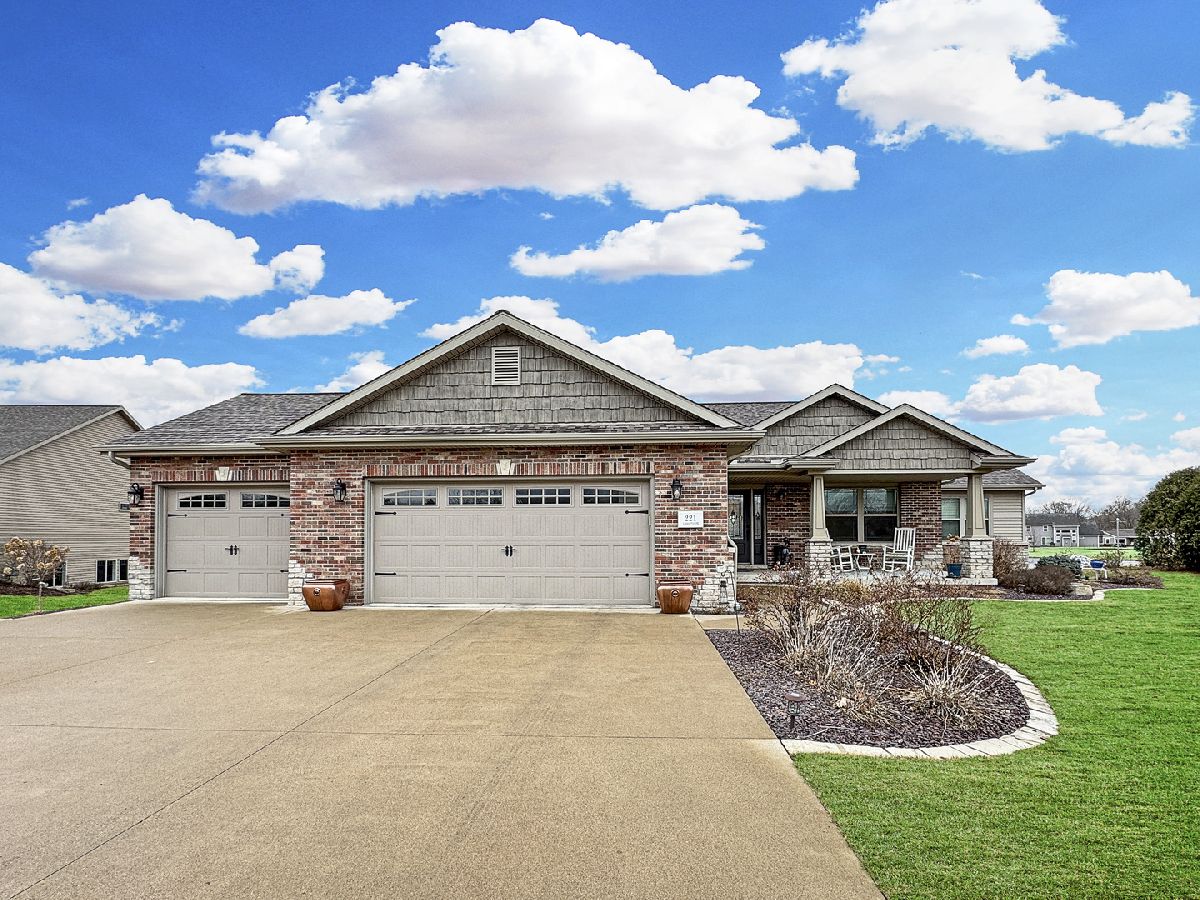  Sold Goodfield Illinois, 221 Lake Pointe