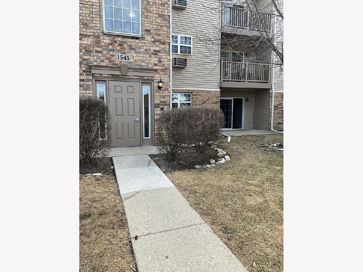 Condos & Townhomes Sold Fairfield Village Round Lake Beach Illinois, 1545 Crystal Rock