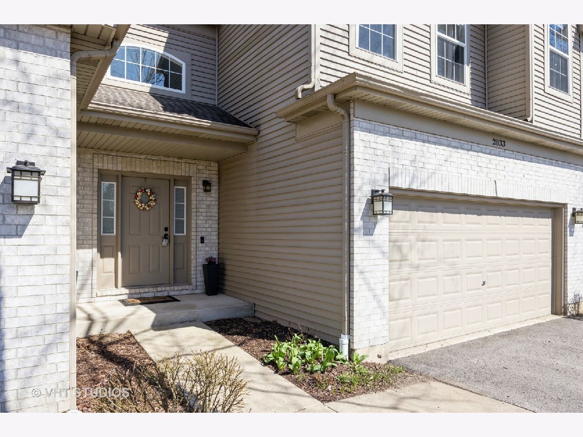 Townhomes & Condos Sold Cobblestone Woods Crystal Lake Illinois, 2833 Granite