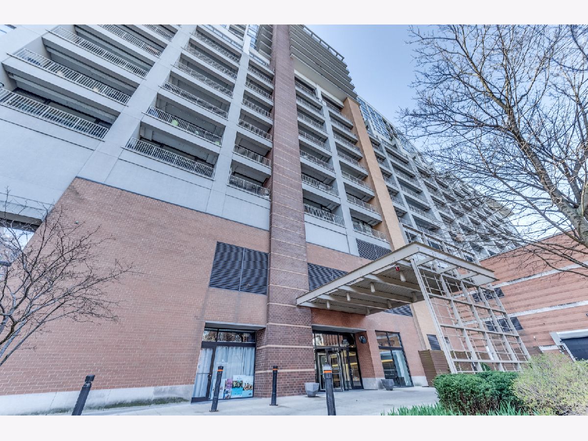 Condos & Townhomes Sold Dearborn Tower Chicago Illinois, 1530 State