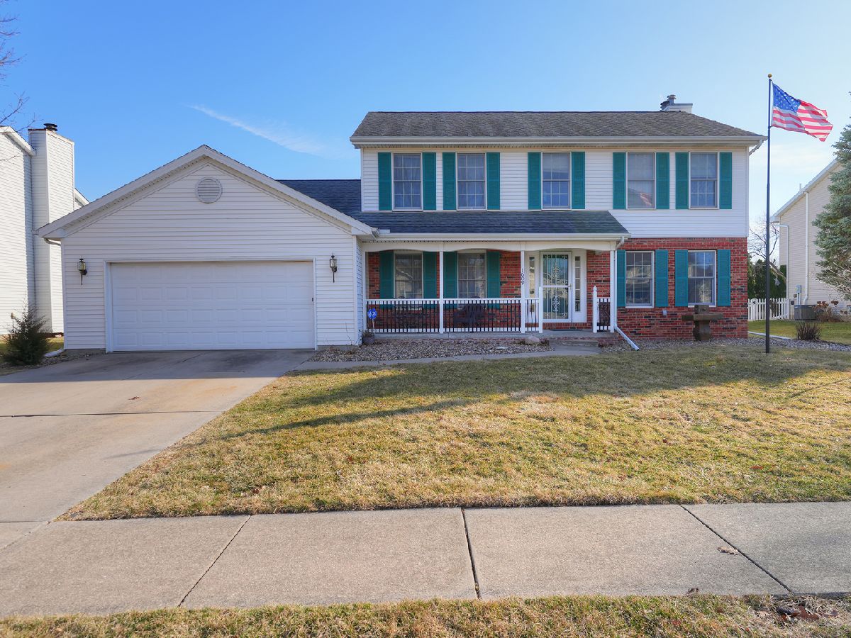 Homes & Condos & Townhomes Sold Greenview West Normal Illinois, 1609 Ashbrook